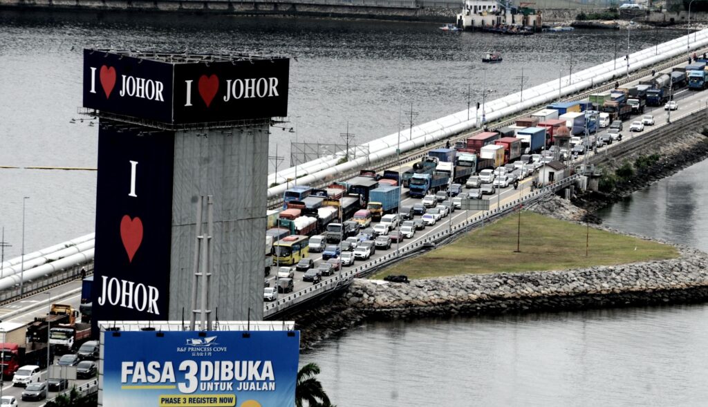 Dua jam tempuh Tambak Johor ke Malaysia