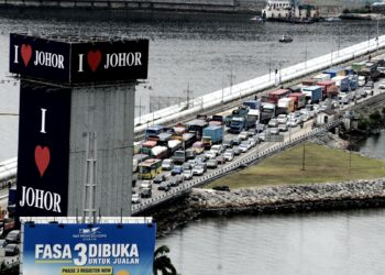 Aliran trafik di Tambak Johor sesak
