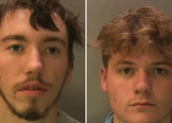 LEIGHTON Ashby (kiri) dan Oakley Hollands. - Polis Sussex