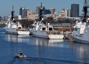 GAMBAR fail beberapa buah kapal milik Pengawal Pantai AS yang dijangka terjejas susulan penutupan Jabatan Keselamatan Dalam Negeri. - Foto AFP