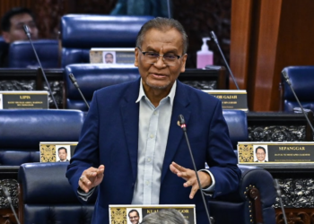 DZULKEFLY Ahmad ketika sesi perbahasan di Dewan Rakyat, hari ini. - JABATAN PENERANGAN MALAYSIA