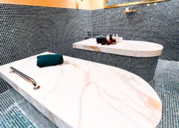 Hamam atau mandi wap tradisional merupakan rahsia kecantikan wanita Asia Barat sejak berabad lamanya.