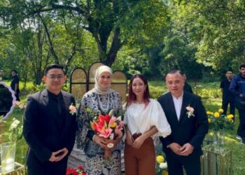 TENGKU Permaisuri Selangor, Tengku Permaisuri Norashikin (dua kiri) bersama Alia Natashah Md Shah (dua dari kanan) pada satu majlis di Ukay Hills.