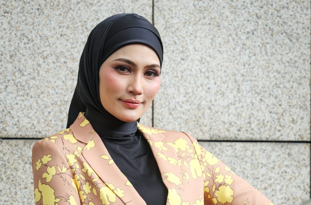 Terlalu remeh untuk diperkatakan – Fasha Sandha enggan ulas isu suami dipeluk pelakon lain