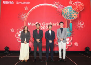 NARUSHI Yazaki (dua dari kanan) pada Majlis Perjumpaan Media Honda Malaysia 2026 di Astana Hall, Bamboo Hills.