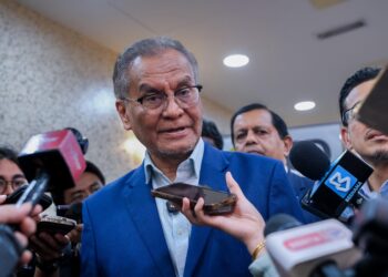 DZULKEFLY Ahmad bercakap ketika sidang media selepas majlis sambutan Hari Kanser Sedunia 2026 di Wisma Dewan Bahasa dan Pustaka hari ini. - UTUSAN/M. FIRDAUS M. JOHARI