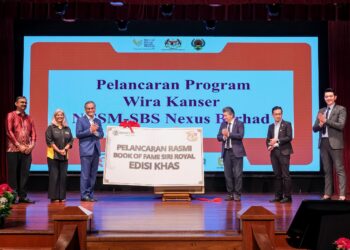 DZULKEFLY Ahmad merasmikan majlis sambutan Hari Kanser Sedunia 2026 di Wisma Dewan Bahasa dan Pustaka hari ini. - UTUSAN/M. FIRDAUS M. JOHARI