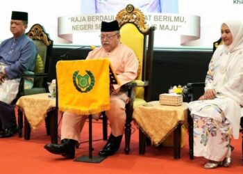 Pix

TUANKU Syed Sirajuddin Jamalullail bertitah pada Majlis Penutup dan Pengurniaan Hadiah Tilawah dan Hafazan Al-Quran 2026/1447H Peringkat negeri Perlis di Dewan Warisan, Kangar, Perlis.-UTUSAN