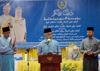 AL-SULTAN Abdullah Ri’ayatuddin Al-Mustafa Billah Shah (titah) menyampaikan titah pada Majlis Perasmian Masjid Sultan Haji Ahmad Shah Teluk Gading di Rompin, Pahang.