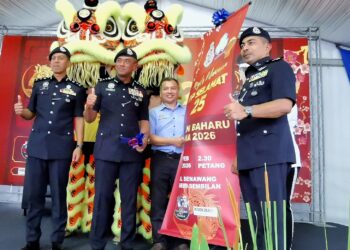 KETUA Polis Negeri Sembilan, Alzafny Ahmad, hadir Majlis Pelancaran OP Selamat 25 Tahun Baharu Cina 2026, hari ini.-UTUSAN/MOHD SHAHJEHAN MAAMIN.