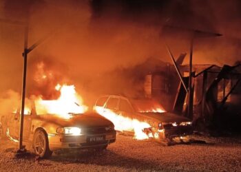 LIMA sekeluarga ditemukan rentung dalam kebakaran di Kampung Pamah Kulat, Jalan Ulu Dong di Raub, Pahang.