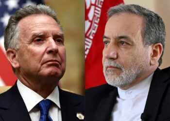 STEVE WITKOFF (kiri) dijangka menemui Abbas Araghchi di Geneva. - Foto AFP