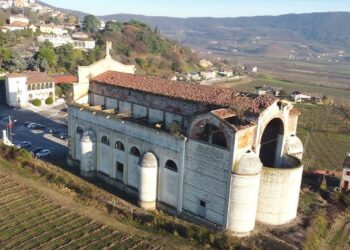 GAMBAR fail bandar Brendola di Wilayah Vicenza, Itali. - Foto YouTube