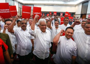 Hamzah bersama 18 Ahli Parlimen yang menyo­kongnya dijangka mengumumkan penyertaan mereka ke da­lam ‘rumah baharu’ tersebut se­lepas Dewan Rakyat dibubarkan kelak.