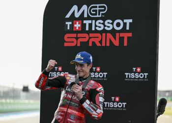 Pelumba Sepanyol pasukan Ducati Lenovo Team yang menghuni tempat kedua, Marc Marquez meraikan kejayaannya selepas perlumbaan pecut pada Grand Prix MotoGP Thailand di Litar Antarabangsa Buriram, semalam. - AFP