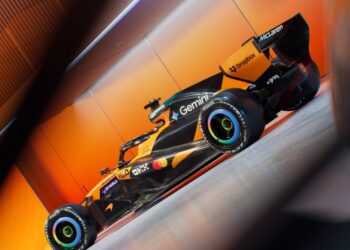 Jentera MCL40 yang dilancarkan pasukan Formula Satu (F1) McLaren menjadi pertaruhan untuk mempertahankan kejuaraan dunia pada musim ini. - FB MCLAREN