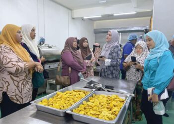 PROGRAM Mentor Mentee anjuran FAMA Terengganu di kilang PakCHIPS.