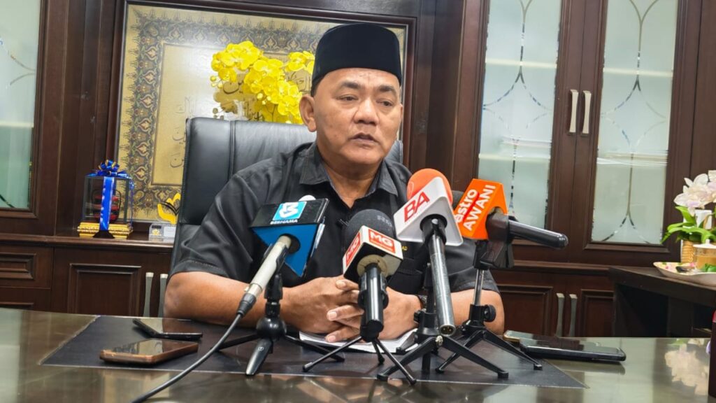 Lapan pelajar kolej belasah rakan direman