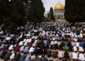 Gambar
SEJUMLAH penganut Islam bersolat Jumaat pada Ramadan di Masjid Al-Aqsa, Baitulmaqdis, tahun lalu. - Foto AFP