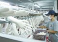 DALAM sektor sarung tangan getah, Top Glove Corp mencatatkan keuntungan melebihi jangkaan hasil kos bahan mentah yang rendah.