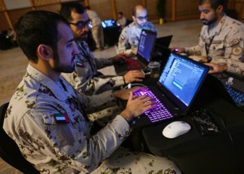 GAMBAR fail beberapa askar UAE menyertai Pertandingan Pahlawan Siber Terbaik di Kuwait.