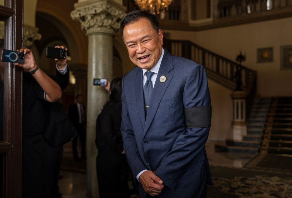 PM Thai bentuk gabungan dengan Thaksin