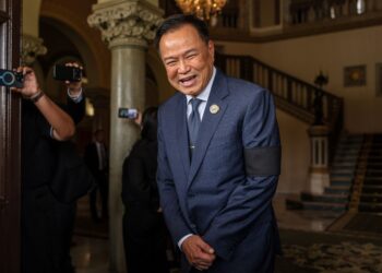 GAMBAR fail Anutin Charnvirakul. - Foto AFP