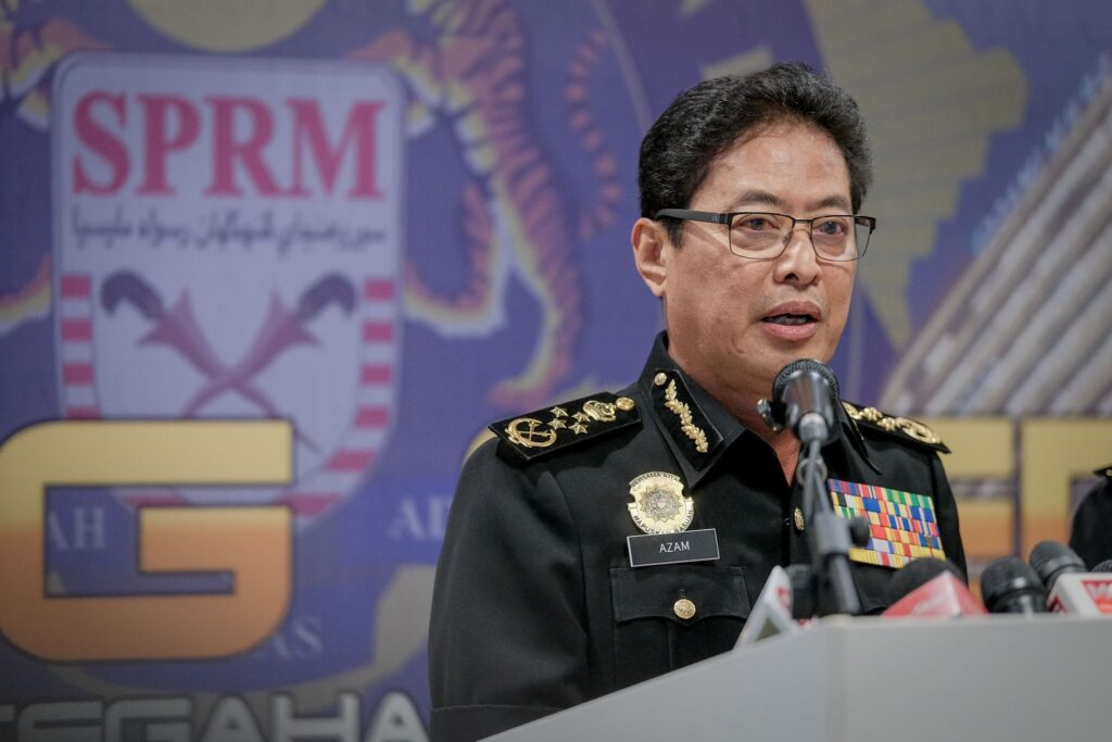 Dakwaan pemilikan saham, Azam Baki sedia disiasat