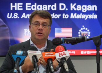 EDGARD D. Kagan ketika sidang akhbar semasa sesi pertemuan bersama media di Penang Institute, Pulau Pinang hari ini.-UTUSAN/DANIAL SAAD