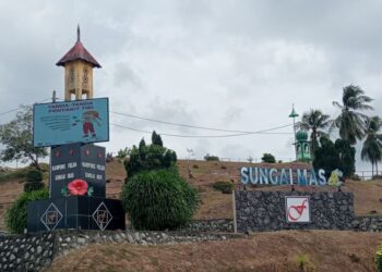 PAPAN digital menunjukkan maklumat mengenai Tibi di jalan utama Felda Sungai Mas, Kota Tinggi, Johor, semalam.