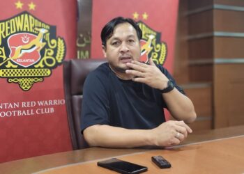 WAN Rohaimi Wan Ismail ketika ditemui pemberita selepas perlawanan suku akhir pertama Piala Cabaran di Stadium Sultan Muhammad IV, Kota Bharu, Kelantan malam tadi. - UTUSAN/MUSTAQIM MOHAMED