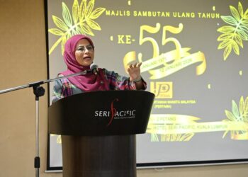 NORAINI Ahmad sewaktu berucap  pada Majlis Sambutan Ulang Tahun Ke-55 PERTAMA di ibu negara, hari ini.- UTUSAN/HALINA MD. NOOR