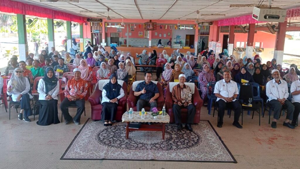 Ibu bapa, guru SK Datin Fatimah dirai