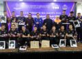 Presiden Persatuan Sepak Takraw Malaysia (PSM), Datuk Mohd Sumali Reduan bertemu bersama barisan atlet yang meraih prestasi bersejarah pada Sukan SEA 2025 di Thailand ketika Majlis Penghargaan Emas buat Juara Sepak Takraw Sukan SEA di Tanjung Lounge, Pusat Dagangan Dunia (WTCKL), semalam. GAMBAR - AMIR KHALID