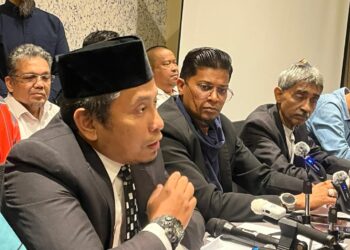 FADHLI Shaari sewaktu berucap dalam majlis Amanat Gerakan Anti Rumah Anutan Haram (GARAH) dan cadangan penyelesaian kemelut rumah anutan haram di Hotel Tamu hari ini.