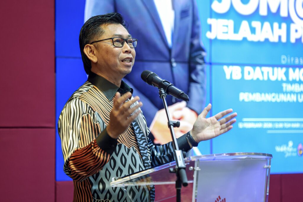 16 penuntut UKKM terima tajaan RM4.08 juta