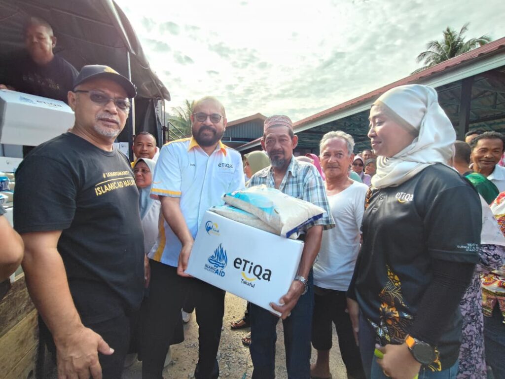 Bantuan bakul makanan ringankan beban 200 asnaf sambut Ramadan