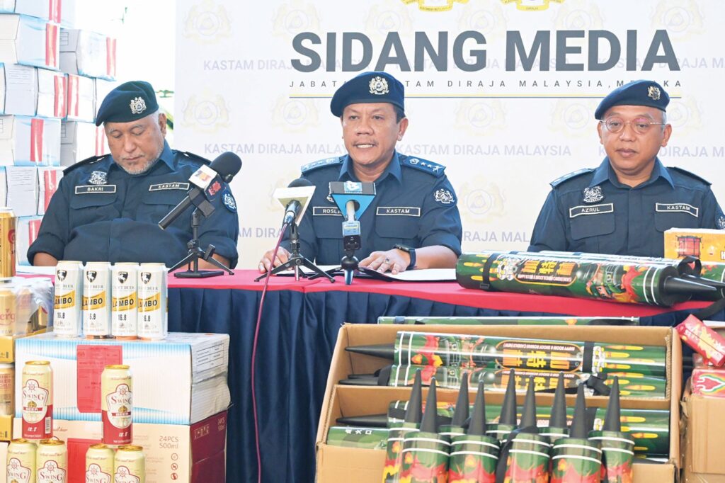 Kastam rampas arak, mercun, bunga api bernilai RM1.64 juta