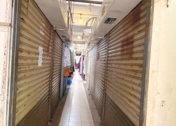 ANTARA lot kedai yang sudah ditutup di Bazar Tok Guru, Kota Bharu, Kelantan. – UTUSAN/ROSLIZA MOHAMED