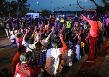 ANTARA 51 warga asing yang ditahan oleh Jabatan Imigresen (JIM) melalui Ops Selera di Sungai Long, malam tadi.