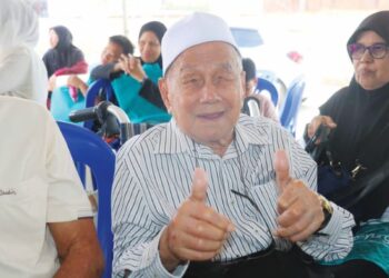HAMZAH Mohd. Salleh masih sihat minda dan fizikal walaupun berusia 100 tahun serta masih mampu berpuasa di bulan Ramadan. - UTUSAN/SALEHUDIN MAT RASAD