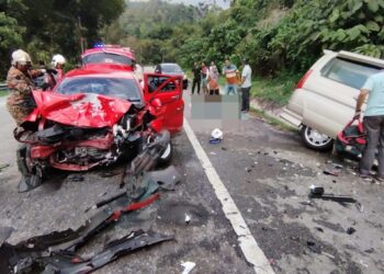 KEADAAN kenderaan yang terlibat kemalangan di Kilometer 13, Jalan Cameron Highlands-Simpang Pulai, Ipoh hari ini.