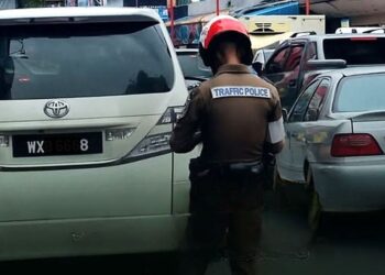 KENDERAAN milik rakyat Malaysia disaman selepas melanggar peraturan lalu lintas di Thailand.