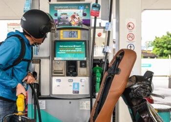 PENGURANGAN kuota subsidi petrol RON95 kepada 200 liter sebulan bermula 1 April ini dijangka memberi kesan ketara kepada golongan pemandu e-hailing dan penghantar makanan.