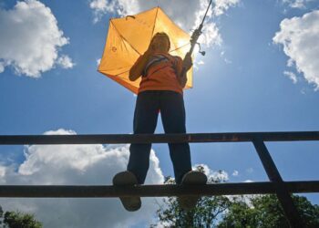 14 kawasan di Semenanjung berada pada tahap  berjaga-jaga selepas merekodkan suhu maksimum harian antara 35 hingga 37 darjah Celsius.