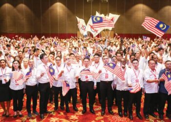 DAP melalui kongres khas bakal menentukan hala tuju dan maruah parti yang tercalar teruk akibat malapetaka Pilihan Raya Negeri (PRN) Sabah pada 12 Julai ini.