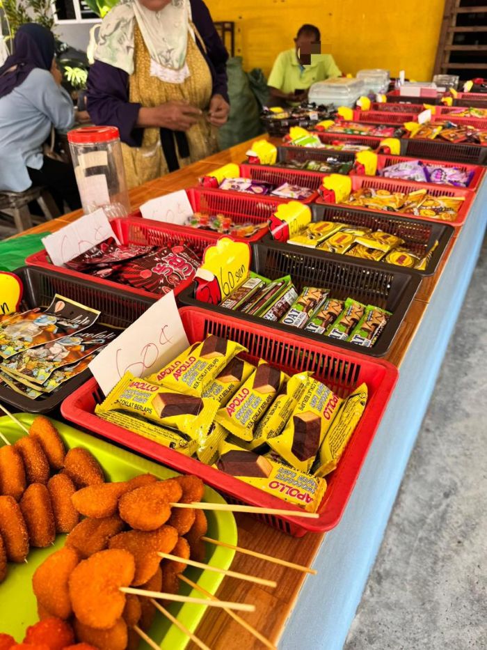 Bahaya makanan rapu berhampiran sekolah