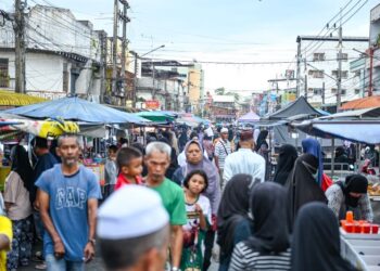BAZAR Ramadan memerlukan pemantauan yang berterusan bagi memastikan tahap kebersihan yang memuaskan.