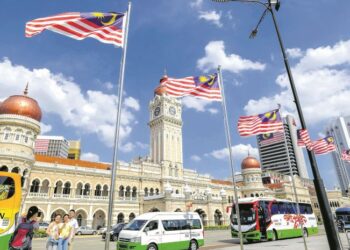 PATRIOTISME bukan sekadar mengibar bendera tetapi lahir daripada kefahaman yang jujur terhadap sejarah tanah air.