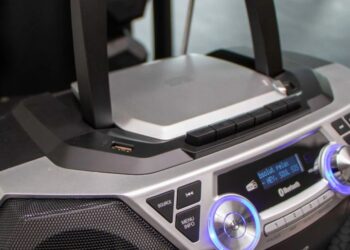 PENDUDUK Gugusan Felda Trolak, Perak mengharapkan agar siaran Radio Klasik kembali dapat dinikmati.